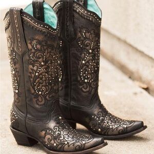 Elegant Black Embroidered Heeled Boots